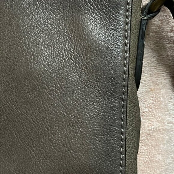 Nice gently used leather Frye shoulder handbag - Picture 10 of 10